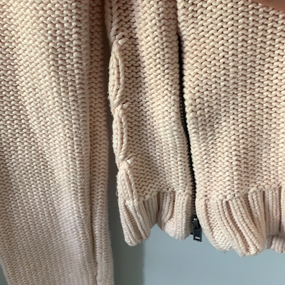 Light Pink Banana Republic Sweater - Picture 4 of 4